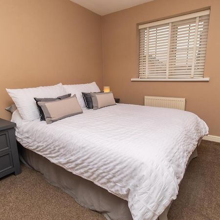 Dwellcome Home Ltd 3 Double Bedroom House, Private Estate, Driveway Parking, Fast Wifi, Ideal For Long Term Contractor, Etc Stays, 3 Miles 7 Mins Drive To Nissan, 15 Mins To Sunderland Newcastle, Regular Housekeeping Options - See Our Site For Assura Boldons Esterno foto