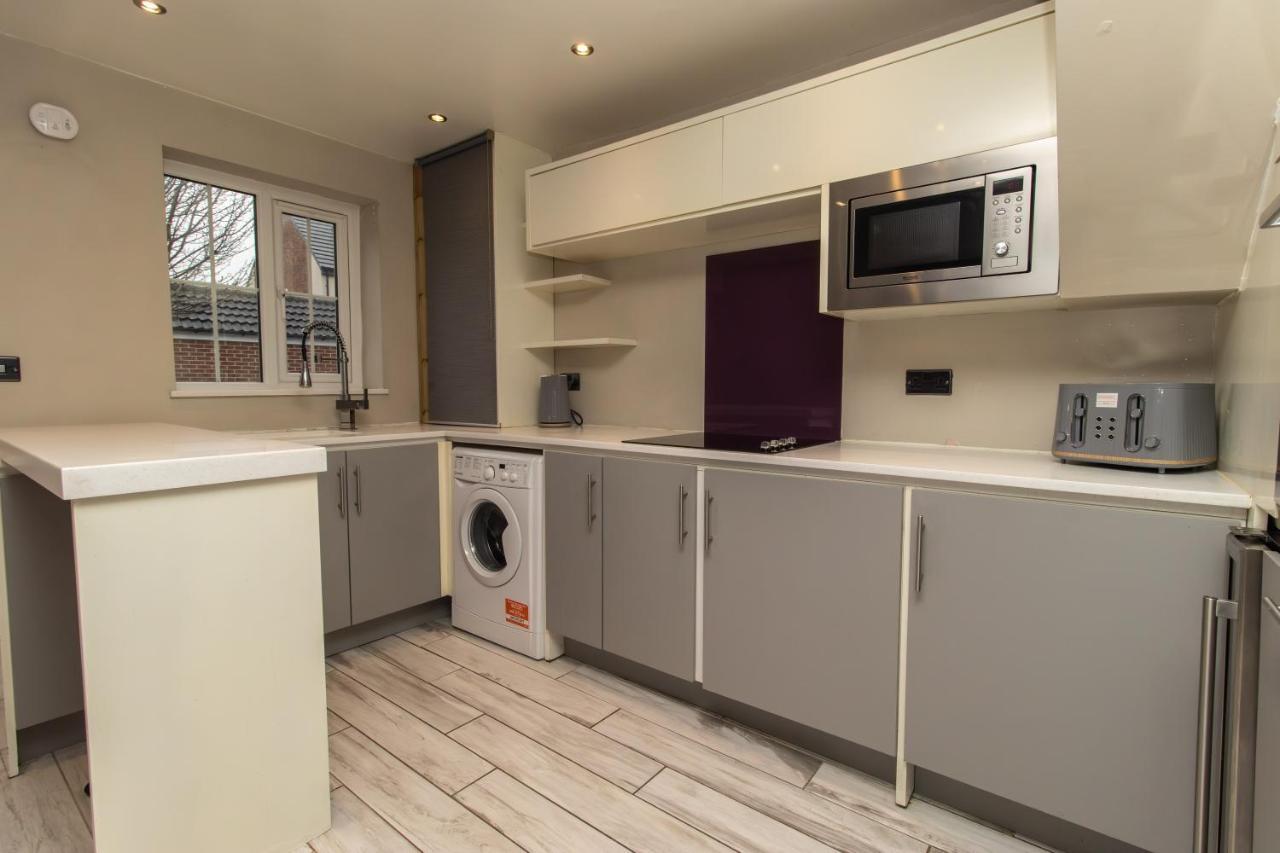 Dwellcome Home Ltd 3 Double Bedroom House, Private Estate, Driveway Parking, Fast Wifi, Ideal For Long Term Contractor, Etc Stays, 3 Miles 7 Mins Drive To Nissan, 15 Mins To Sunderland Newcastle, Regular Housekeeping Options - See Our Site For Assura Boldons Esterno foto