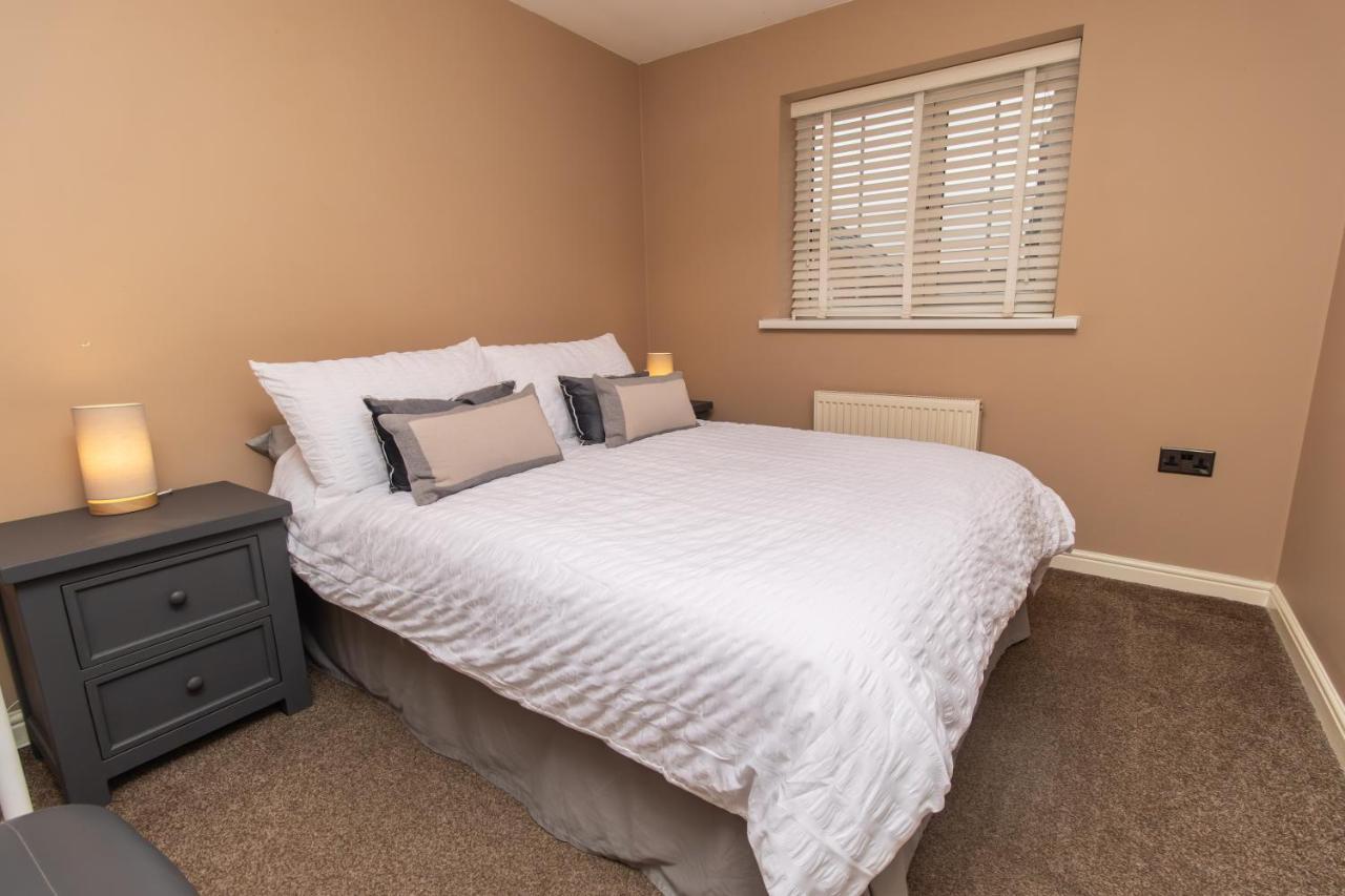 Dwellcome Home Ltd 3 Double Bedroom House, Private Estate, Driveway Parking, Fast Wifi, Ideal For Long Term Contractor, Etc Stays, 3 Miles 7 Mins Drive To Nissan, 15 Mins To Sunderland Newcastle, Regular Housekeeping Options - See Our Site For Assura Boldons Esterno foto
