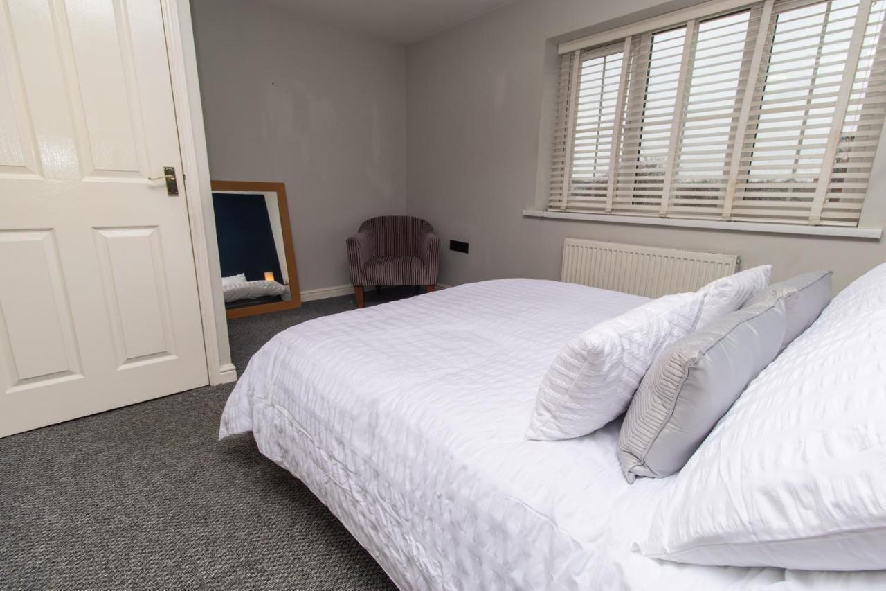 Dwellcome Home Ltd 3 Double Bedroom House, Private Estate, Driveway Parking, Fast Wifi, Ideal For Long Term Contractor, Etc Stays, 3 Miles 7 Mins Drive To Nissan, 15 Mins To Sunderland Newcastle, Regular Housekeeping Options - See Our Site For Assura Boldons Esterno foto