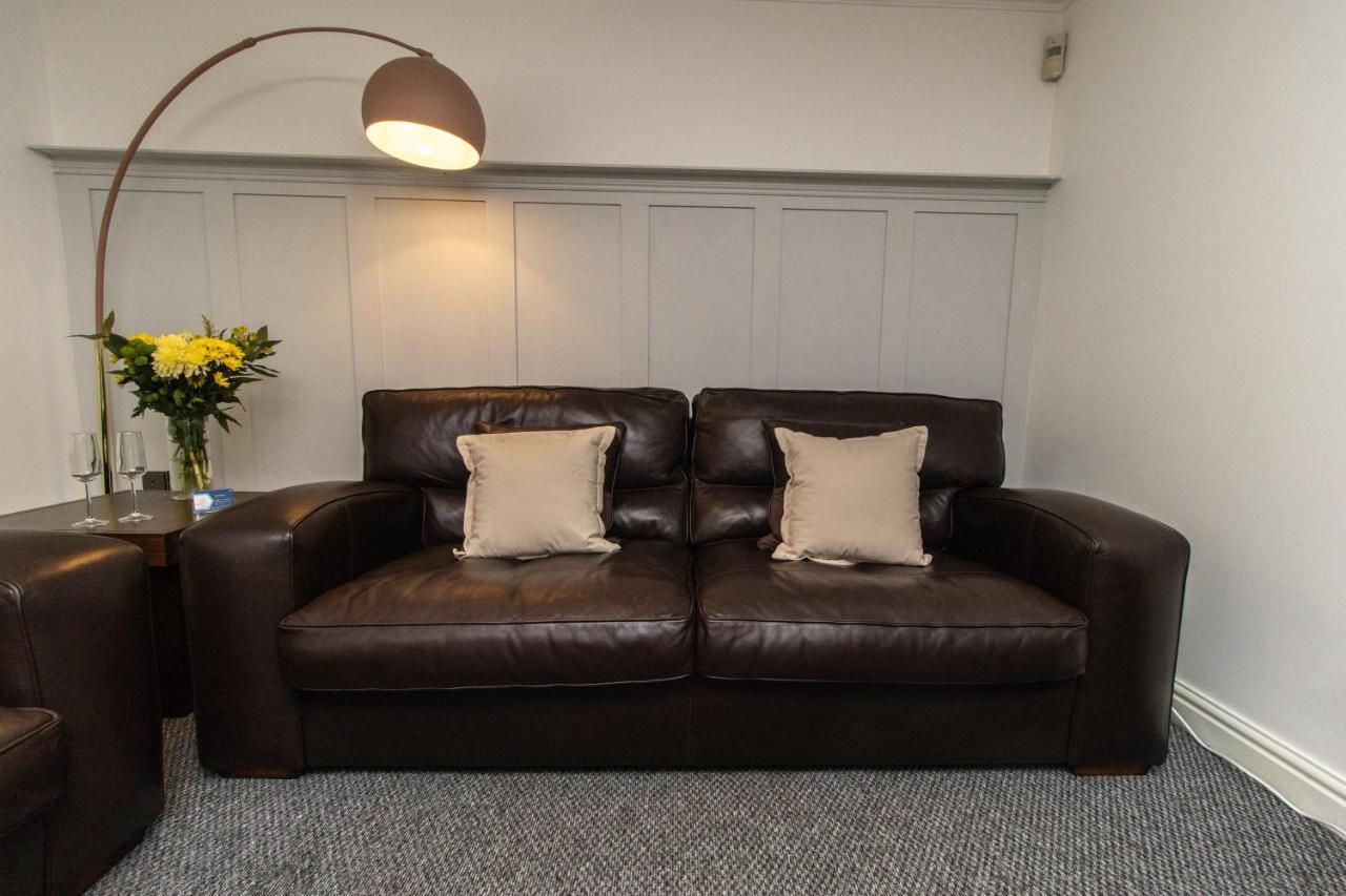Dwellcome Home Ltd 3 Double Bedroom House, Private Estate, Driveway Parking, Fast Wifi, Ideal For Long Term Contractor, Etc Stays, 3 Miles 7 Mins Drive To Nissan, 15 Mins To Sunderland Newcastle, Regular Housekeeping Options - See Our Site For Assura Boldons Esterno foto